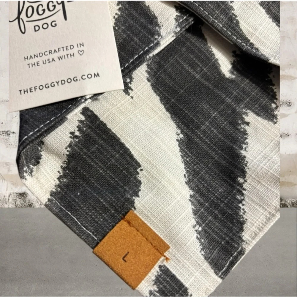 The Foggy Dog Black and White Dog Bandana, NWT
